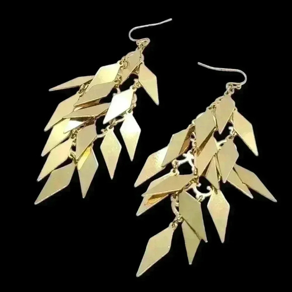 Vintage Gold-toned metal mesh Dangle chandelier style earrings - Picture 8 of 16